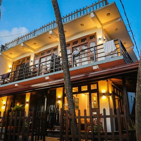Ocean Breeze Villa Matara Luaran gambar