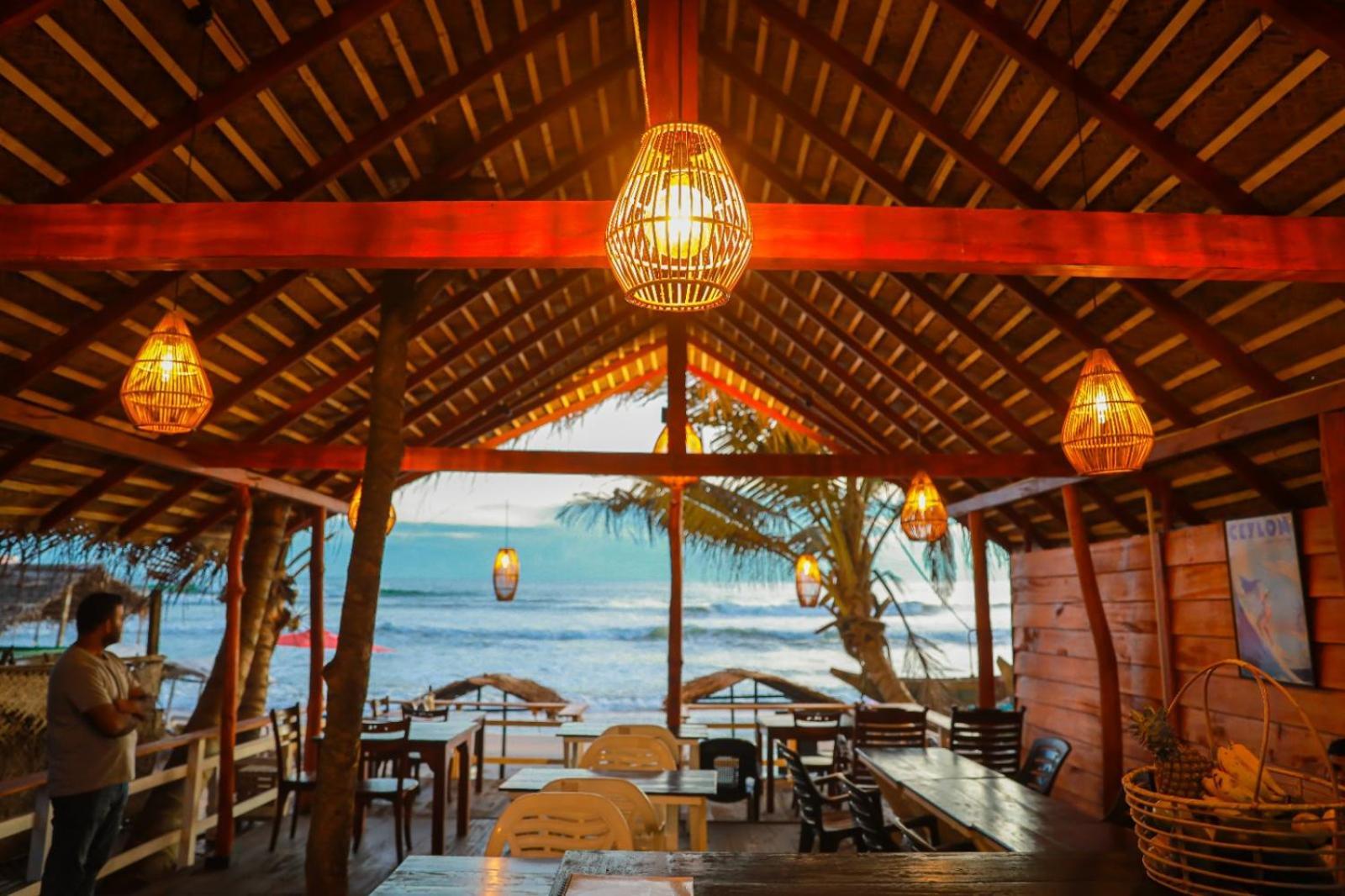Ocean Breeze Villa Matara Luaran gambar