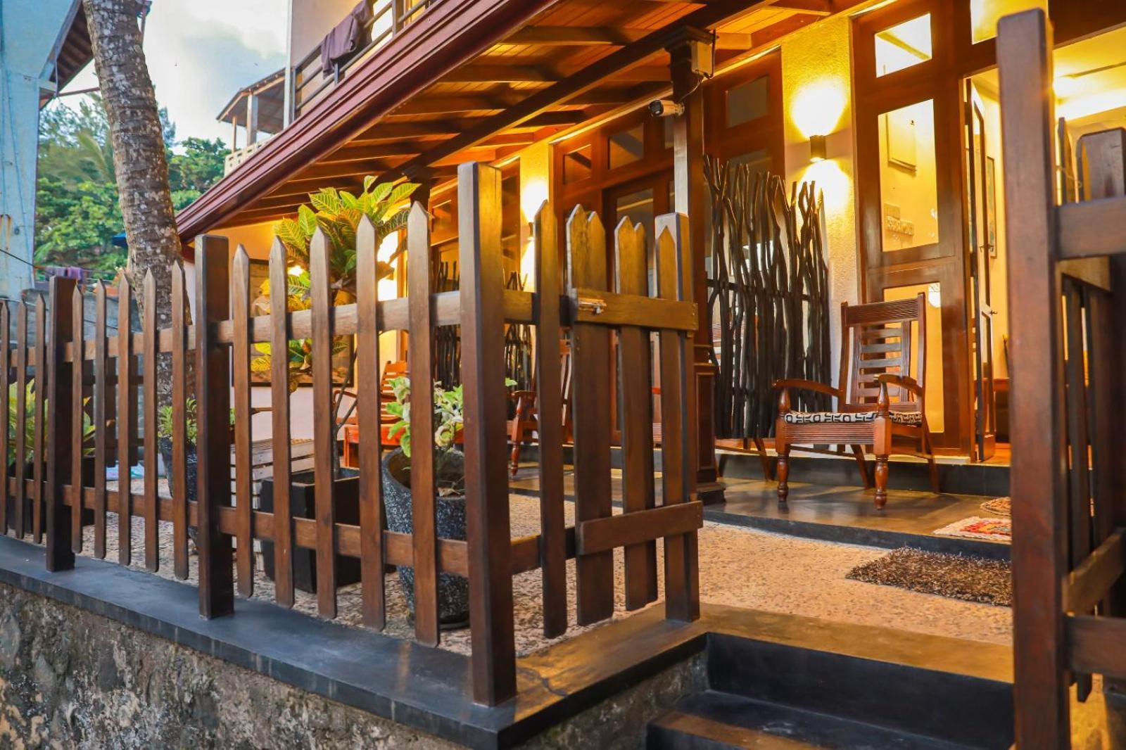 Ocean Breeze Villa Matara Luaran gambar