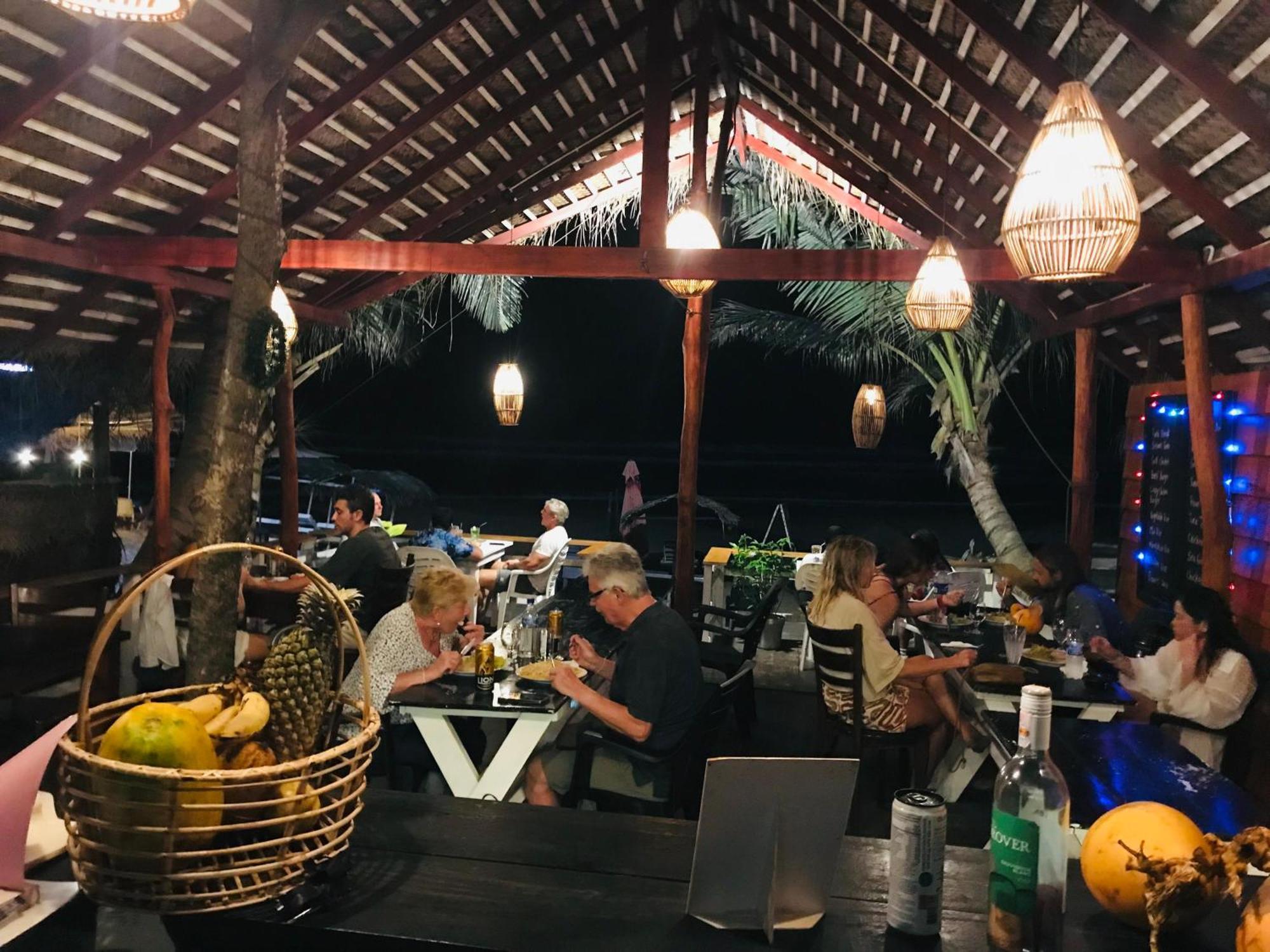 Ocean Breeze Villa Matara Luaran gambar