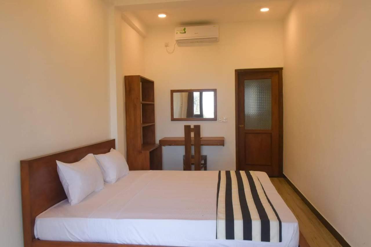 Ocean Breeze Villa Matara Luaran gambar